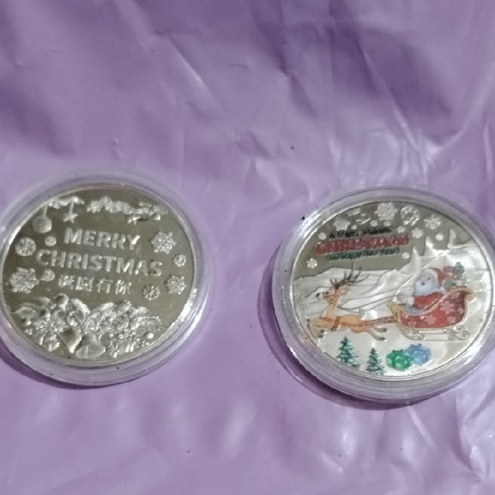 Mint Cased Christmas Commemorative Silver Coin Pair